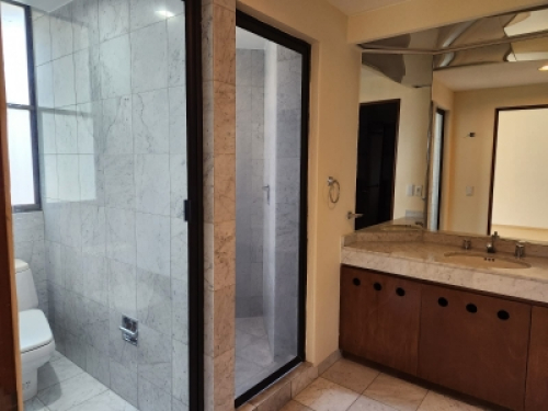 Departamento En Venta En Lomas De Vista Hermosa