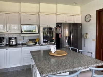CASA EN VENTA LOMAS DE BEZARES