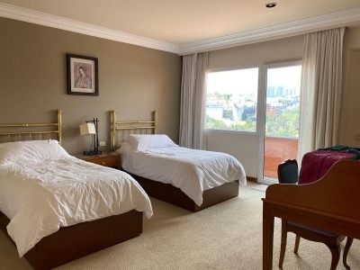 CASA EN VENTA LOMAS DE BEZARES