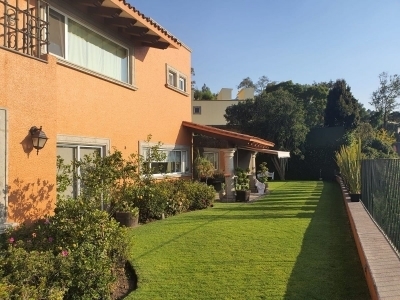 CASA EN VENTA LOMAS DE BEZARES