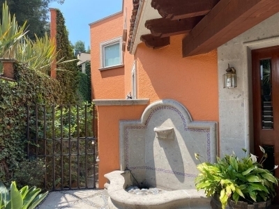 CASA EN VENTA LOMAS DE BEZARES
