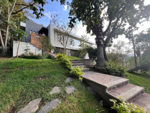 Se vende casa en las CaÃ±adas