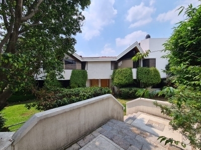 SE VENDE CASA EN FUENTE DE ACUEDUCTO LOMAS DE TECAMACHALCO, ESTADO DE MEXICO