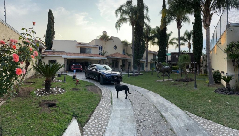 Hermosa Casa Con Alberca Y Acabados De Lujo Por Base Aerea