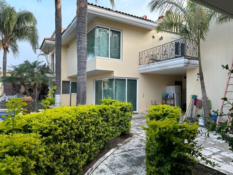 Hermosa Casa Con Alberca Y Acabados De Lujo Por Base Aerea