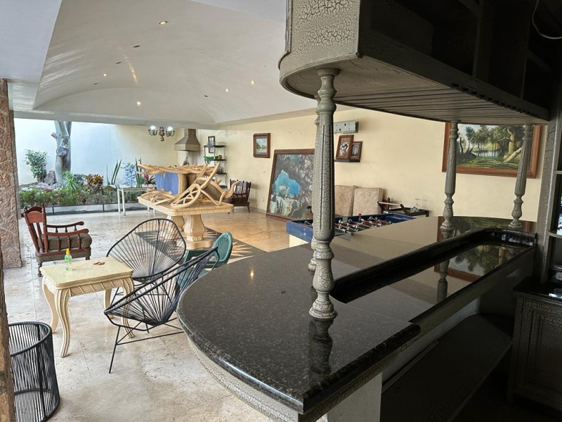 Hermosa Casa Con Alberca Y Acabados De Lujo Por Base Aerea