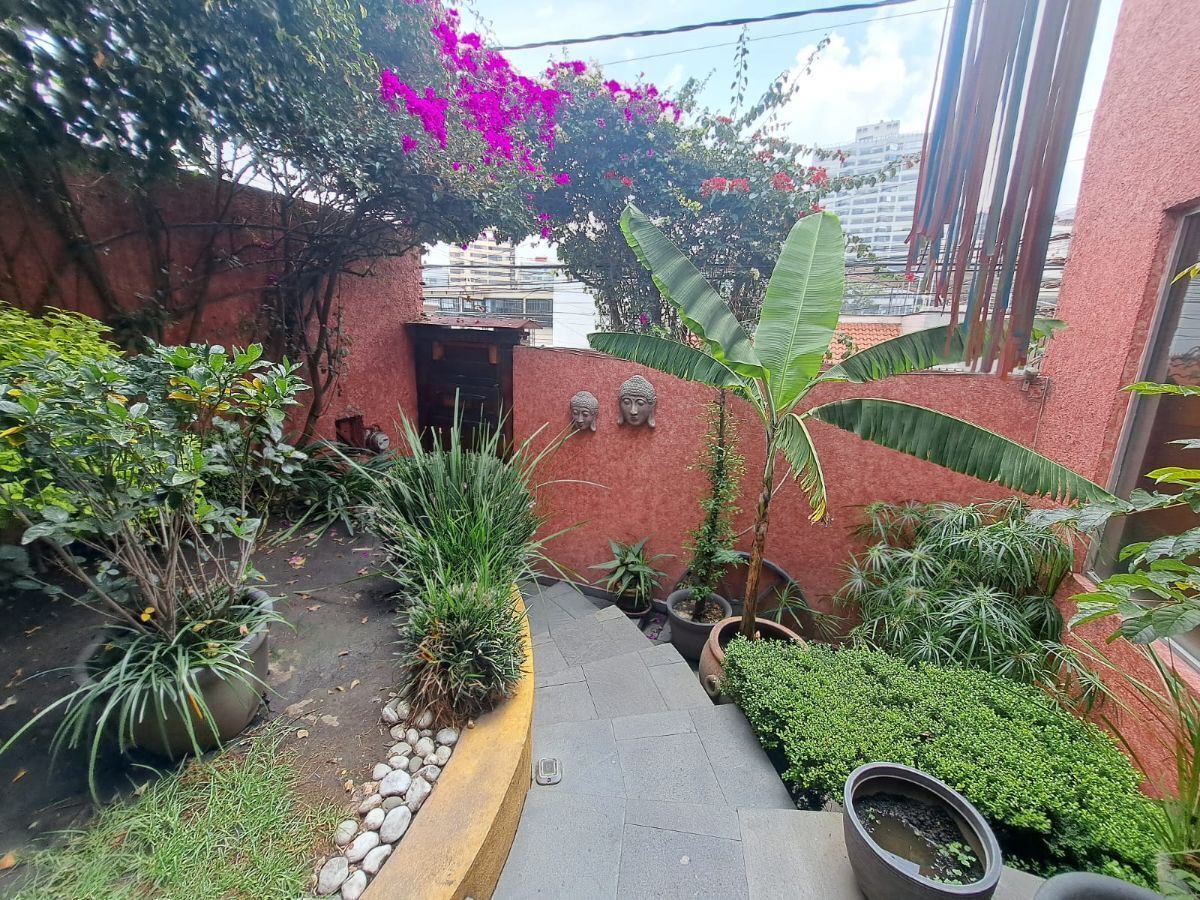hermosa casa en venta en calle cerrada