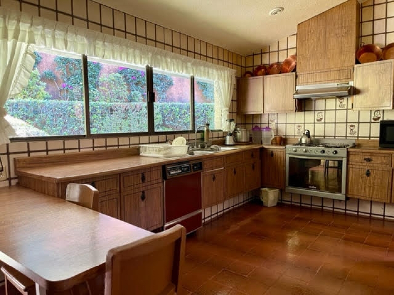 VENTA CASA PARA ACTUALIZAR, BOEQUE DE GRANADOS - BOSQUES DE LAS LOMAS 