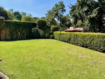 VENTA CASA PARA ACTUALIZAR, BOEQUE DE GRANADOS - BOSQUES DE LAS LOMAS 