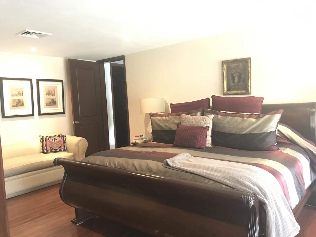 Muy buena casa en Lomas Altas