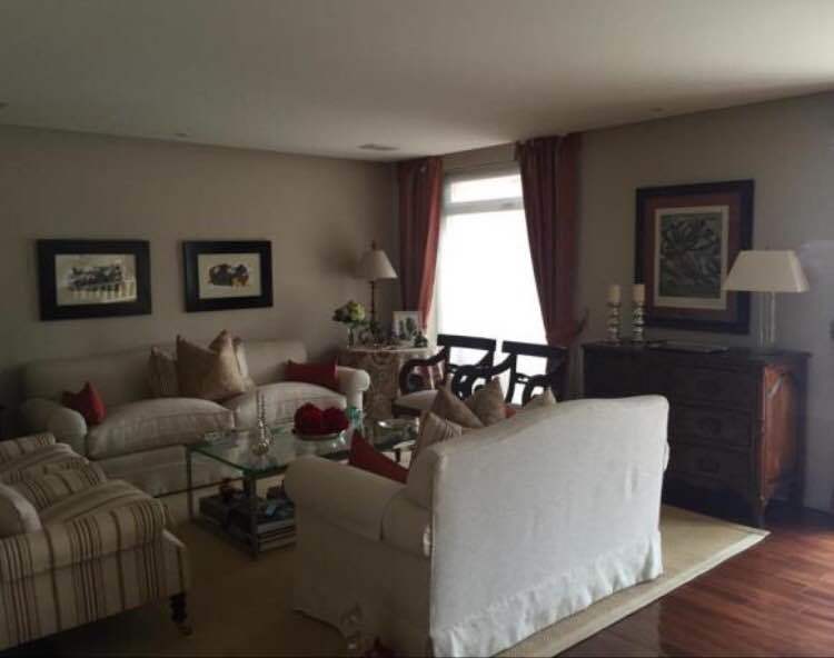 Muy buena casa en Lomas Altas