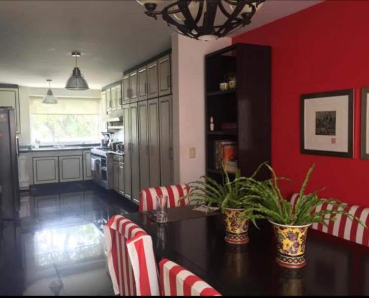 Muy buena casa en Lomas Altas