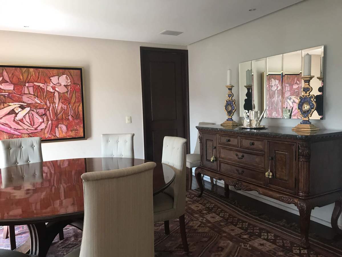 Muy buena casa en Lomas Altas