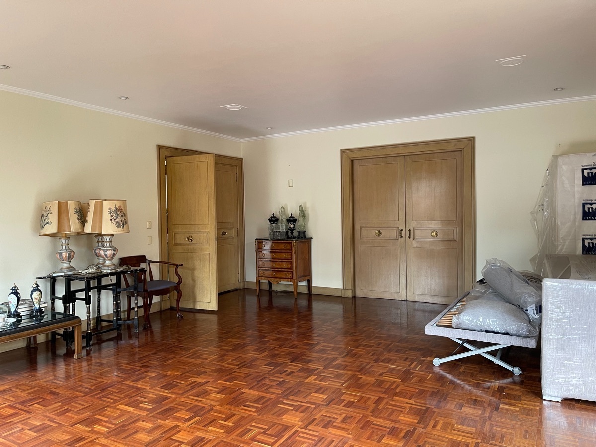 Extraordinaria casa con gran ubicación.