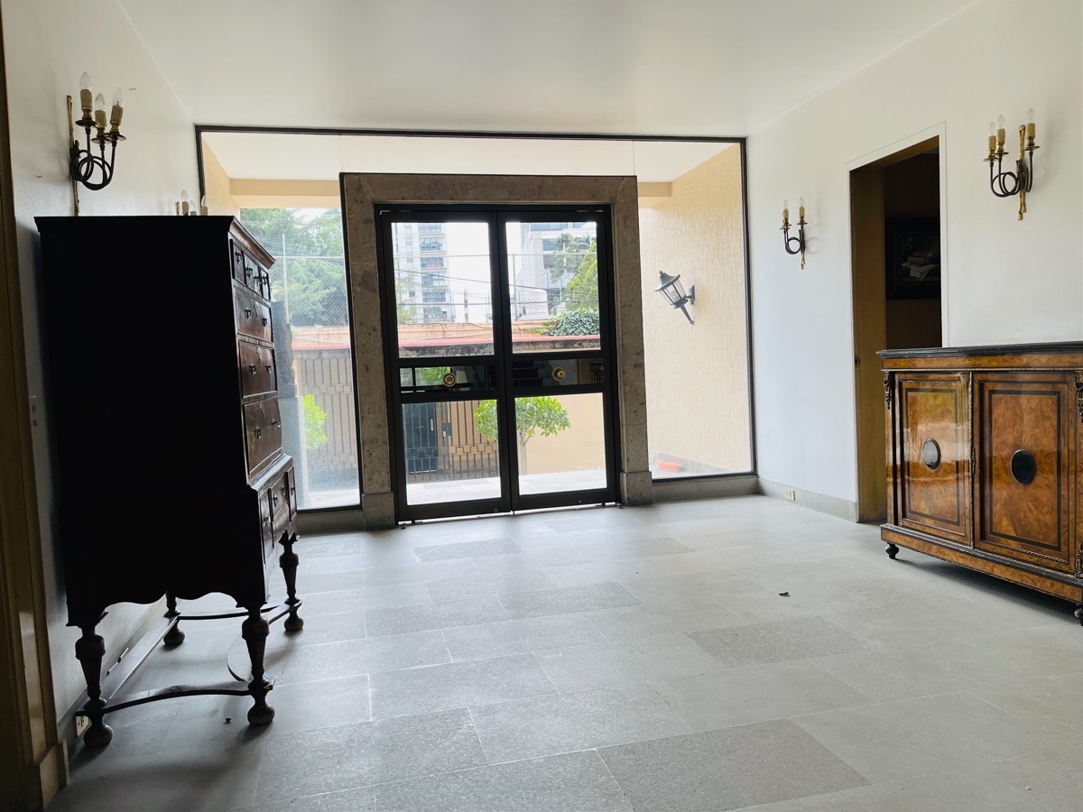 Extraordinaria casa con gran ubicación.