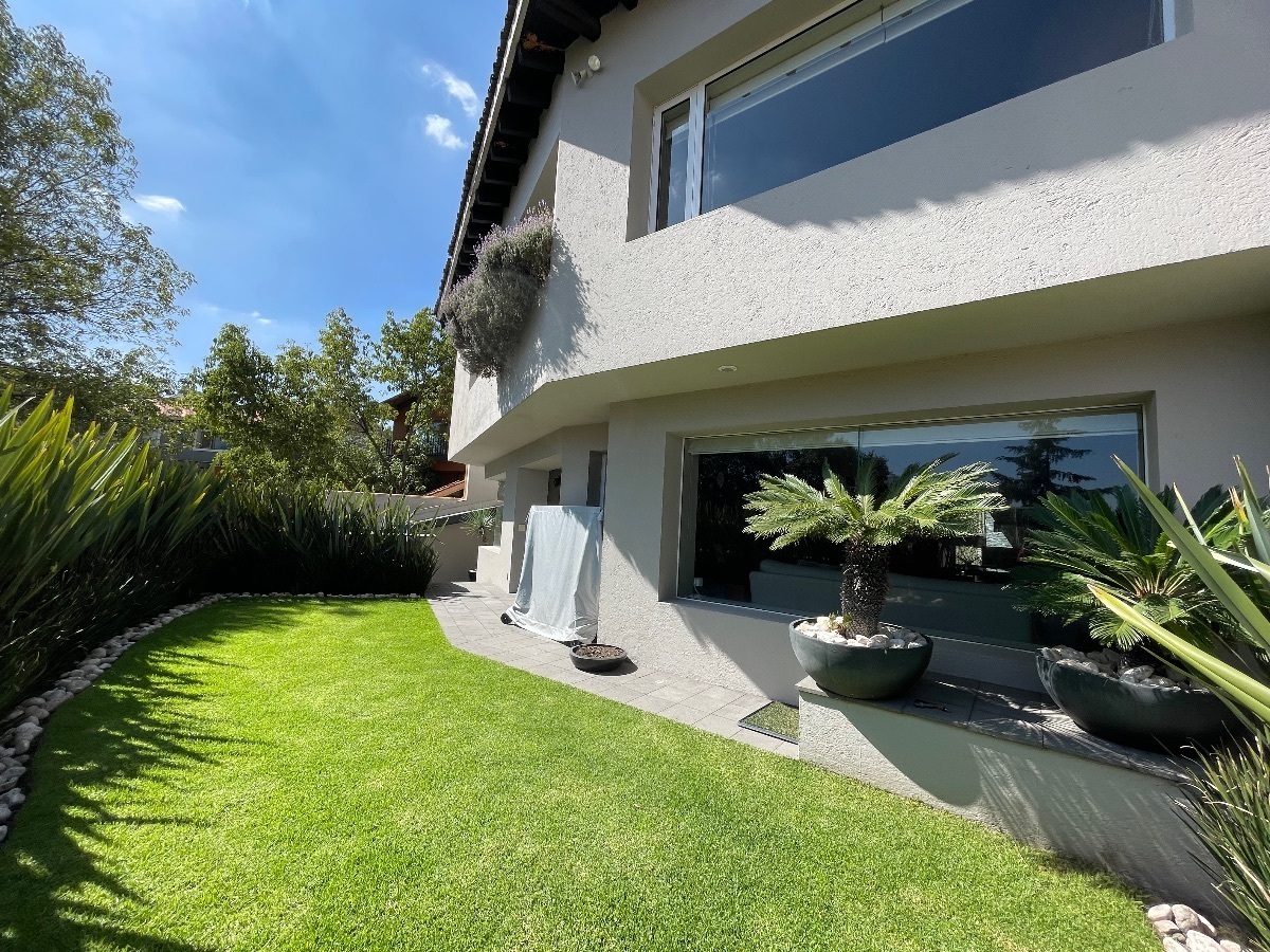 Excelente casa en condominio en venta en Bosques.