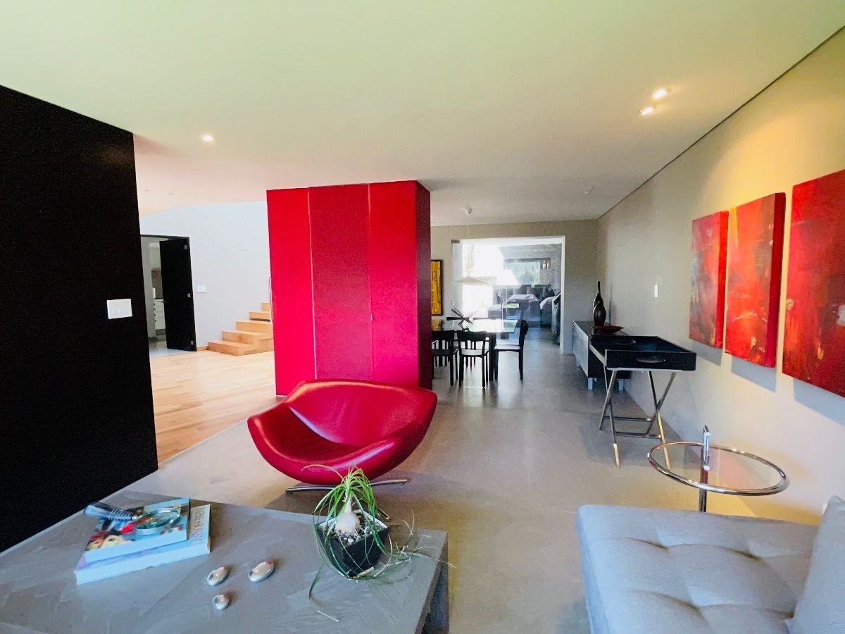 Excelente casa en condominio en venta en Bosques.