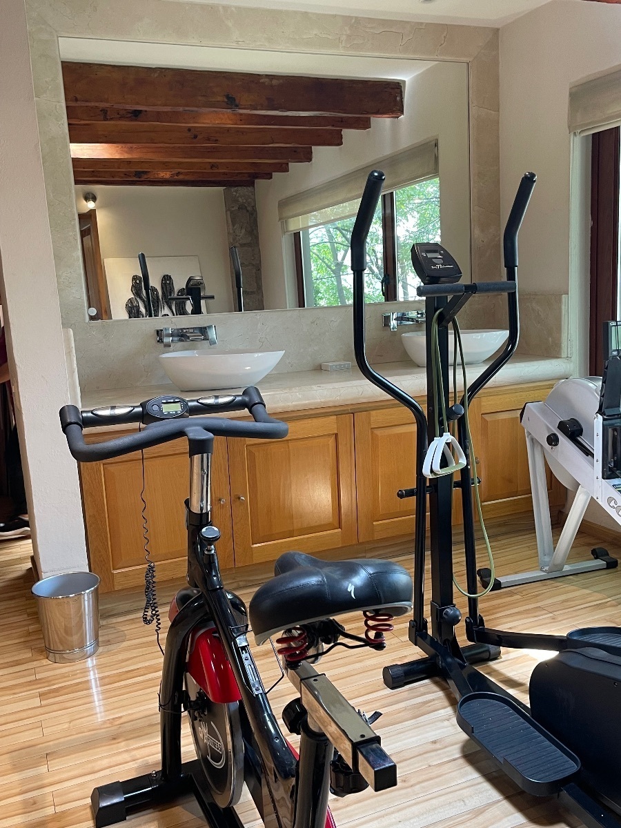 Excelente casa en Paseo de las Lomas ¡Negociable!