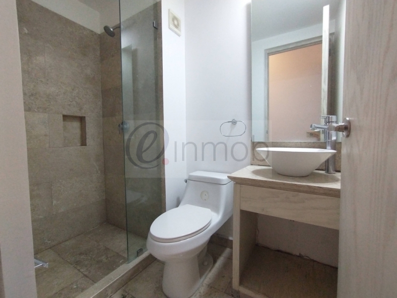 Renta Departamento En City Tower Grand, 2 Recámaras Con Balcón, Piso 18