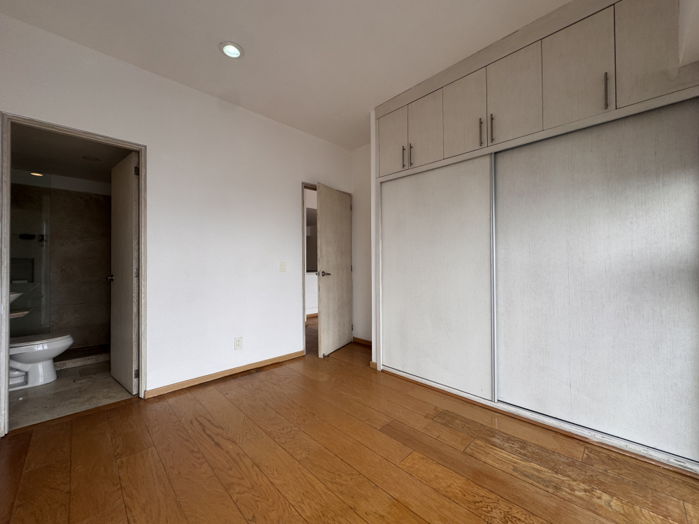 Renta Departamento En City Tower Grand, 2 Recámaras Con Balcón, 18 Piso