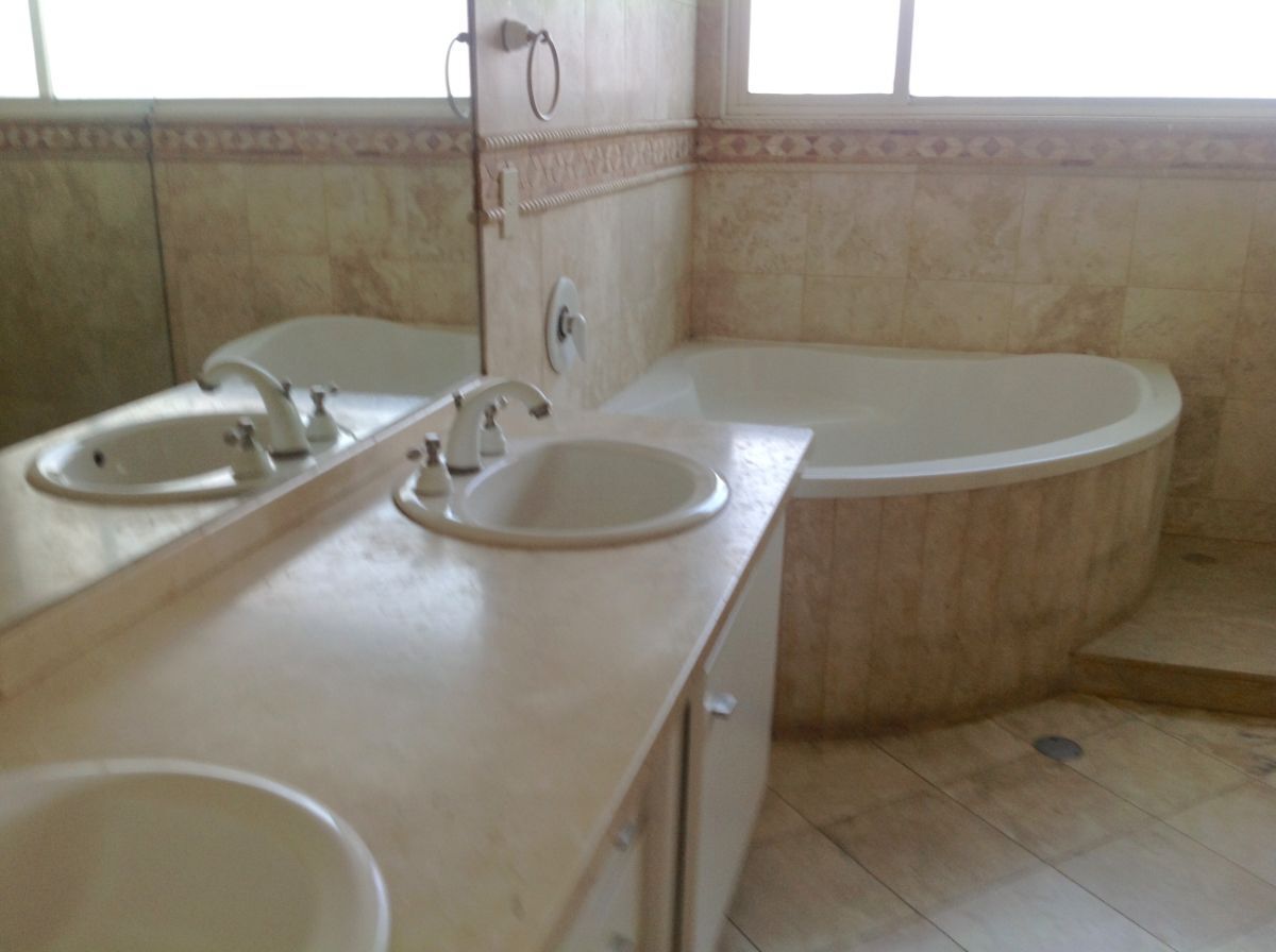 VENDO GARDEN EN LA ENRAMADA Y CON TERRAZA