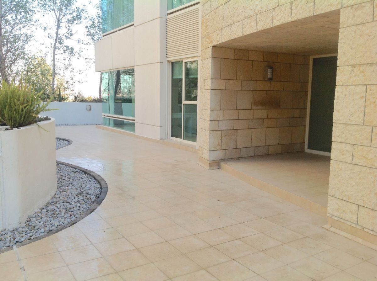 VENDO GARDEN EN LA ENRAMADA Y CON TERRAZA