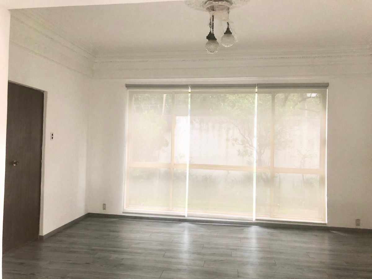VENDO CASA EN ESQUINA EN LOMAS DE CHAPULTEPEC DE 4 REC