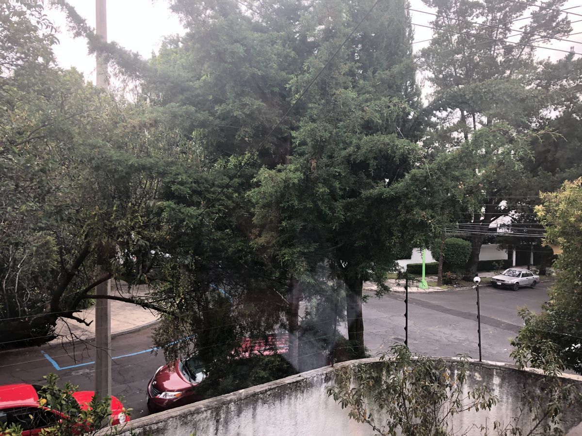 VENDO CASA EN ESQUINA EN LOMAS DE CHAPULTEPEC DE 4 REC