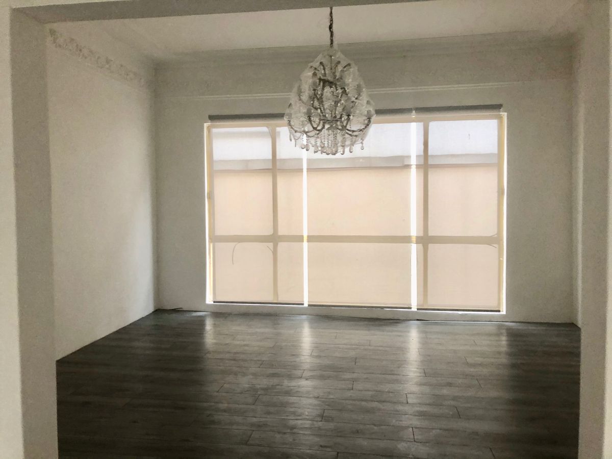 VENDO CASA EN ESQUINA EN LOMAS DE CHAPULTEPEC DE 4 REC