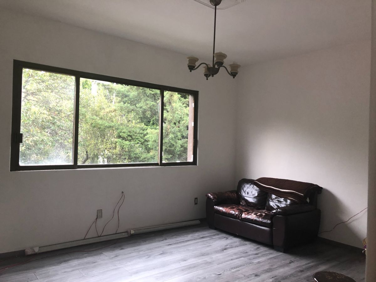 VENDO CASA EN ESQUINA EN LOMAS DE CHAPULTEPEC DE 4 REC