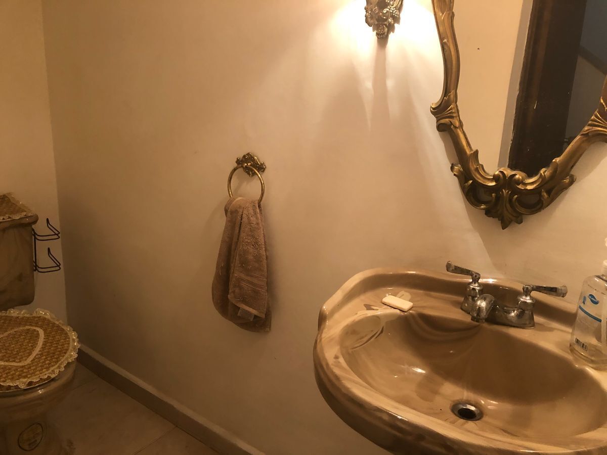 VENDO CASA EN ESQUINA EN LOMAS DE CHAPULTEPEC DE 4 REC