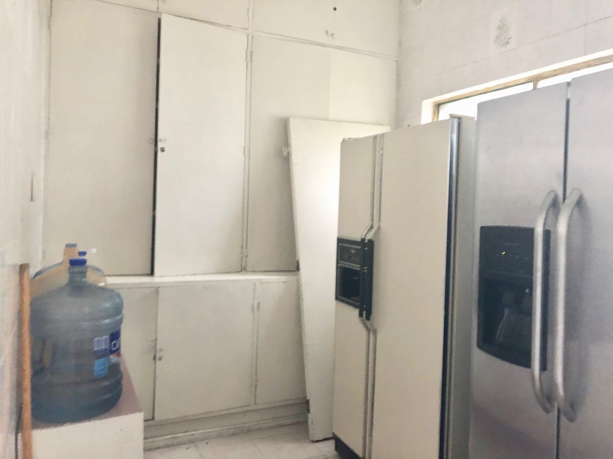 VENDO CASA EN ESQUINA EN LOMAS DE CHAPULTEPEC DE 4 REC