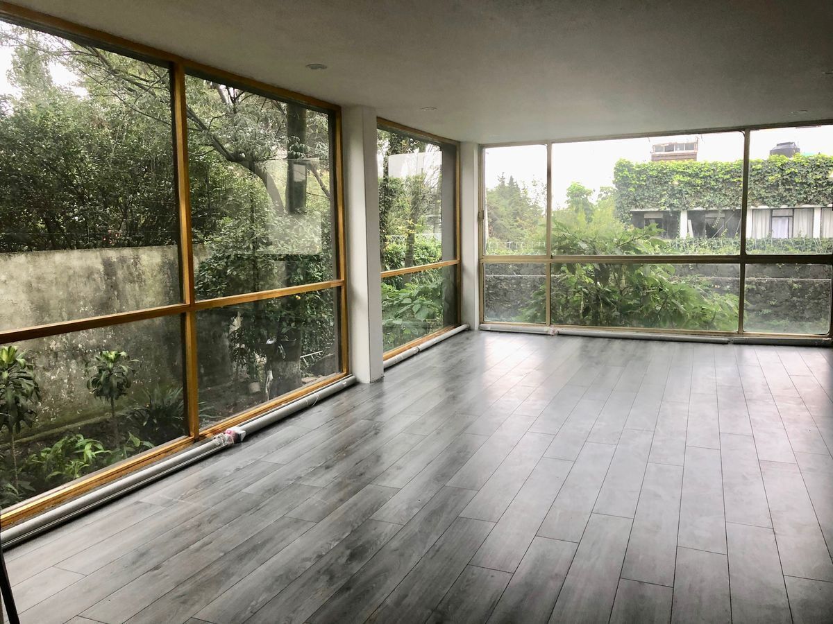VENDO CASA EN ESQUINA EN LOMAS DE CHAPULTEPEC DE 4 REC
