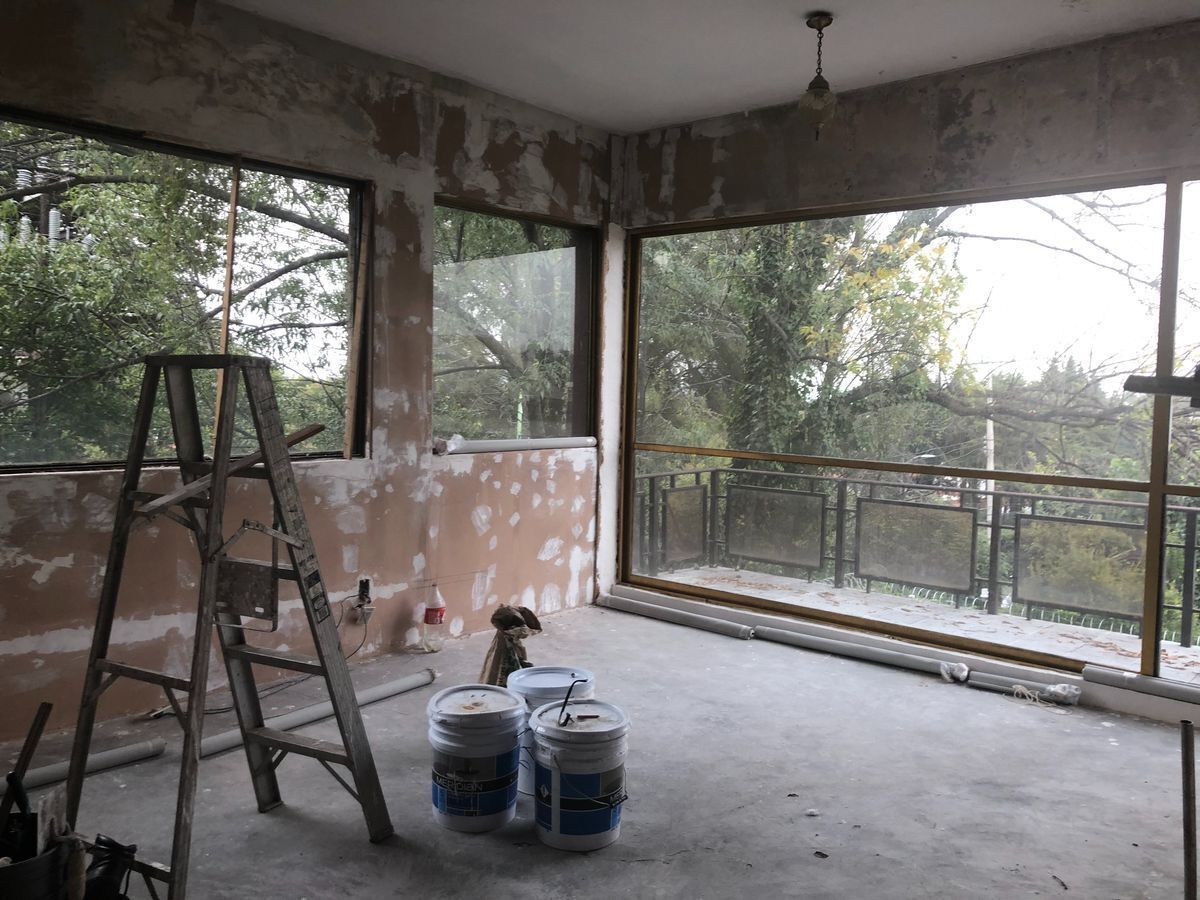 VENDO CASA EN ESQUINA EN LOMAS DE CHAPULTEPEC DE 4 REC