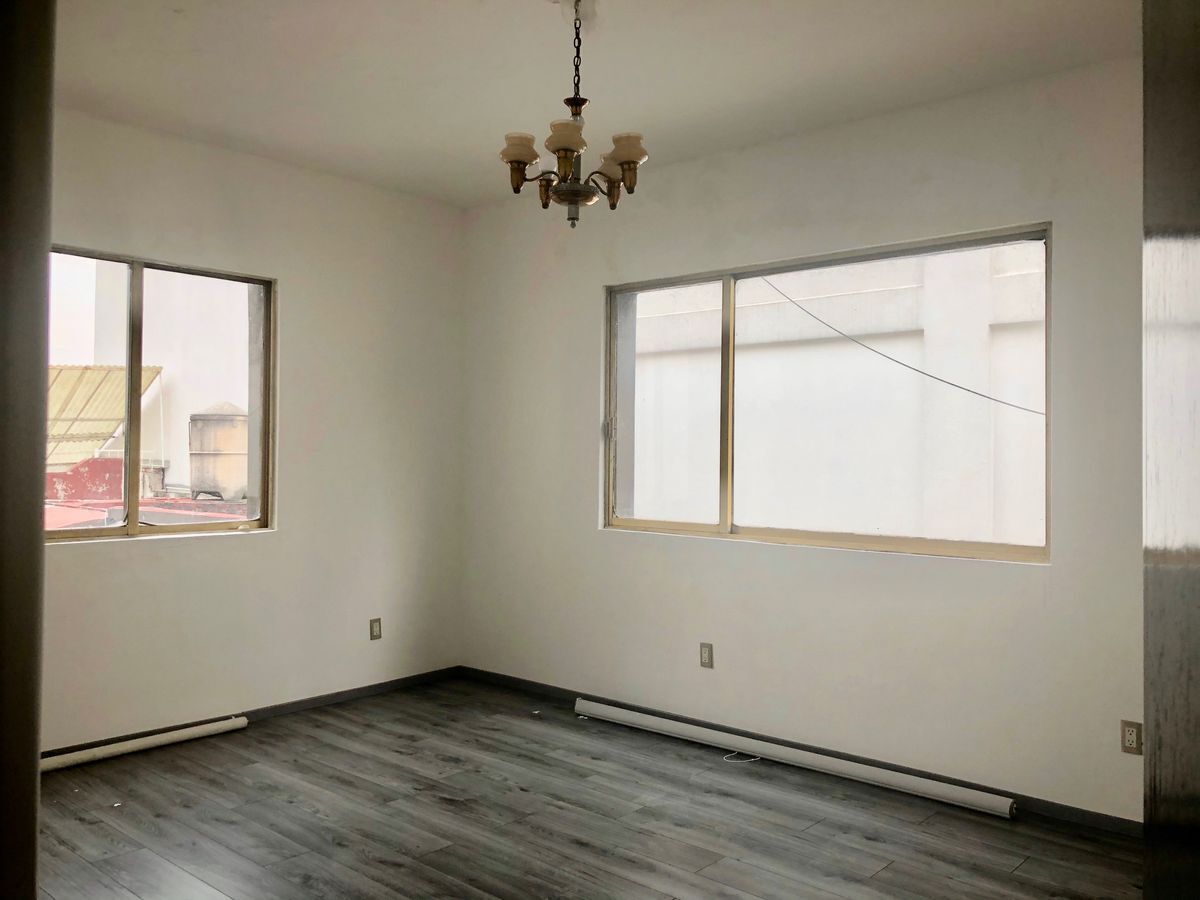 VENDO CASA EN ESQUINA EN LOMAS DE CHAPULTEPEC DE 4 REC