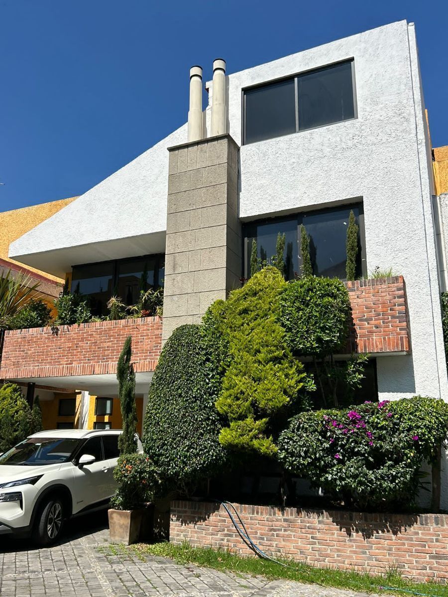 VENDO CASA DE 4 RECAMARAS CON DOBLE VIGILANCIA EN INTERLOMAS