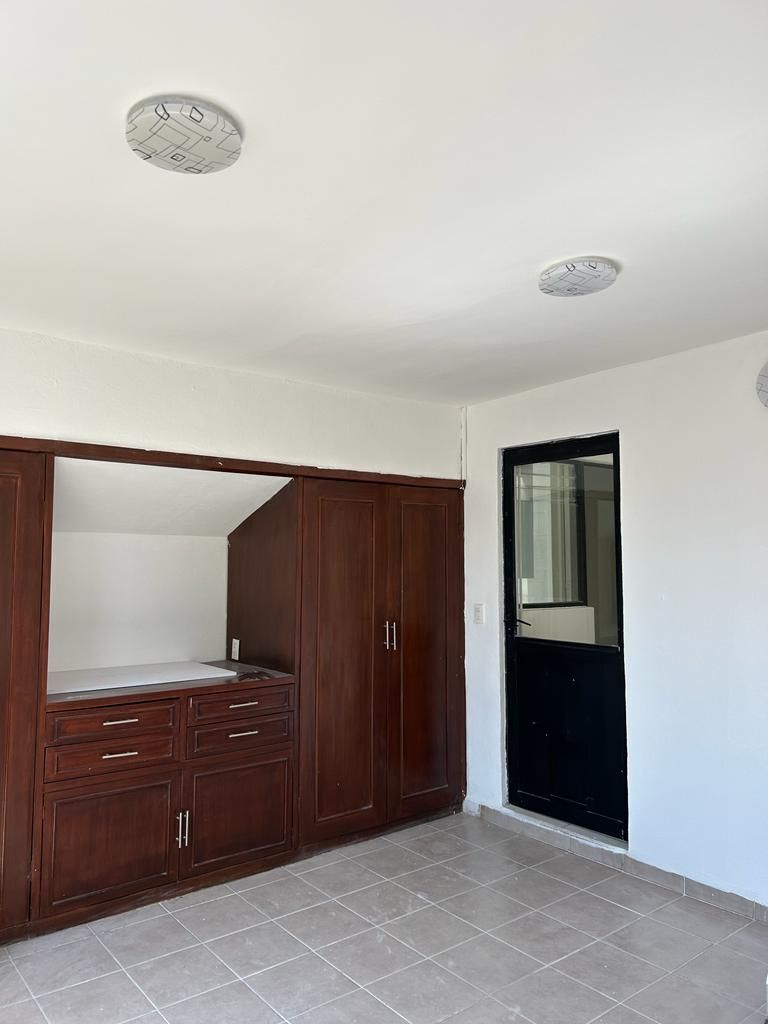 VENDO CASA DE 4 RECAMARAS CON DOBLE VIGILANCIA EN INTERLOMAS