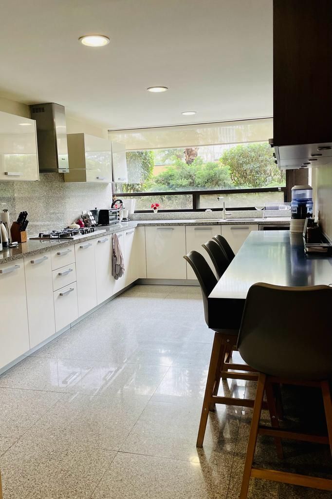 VENDO DEPARTAMENTO CON TERRAZA EN BOSQUES