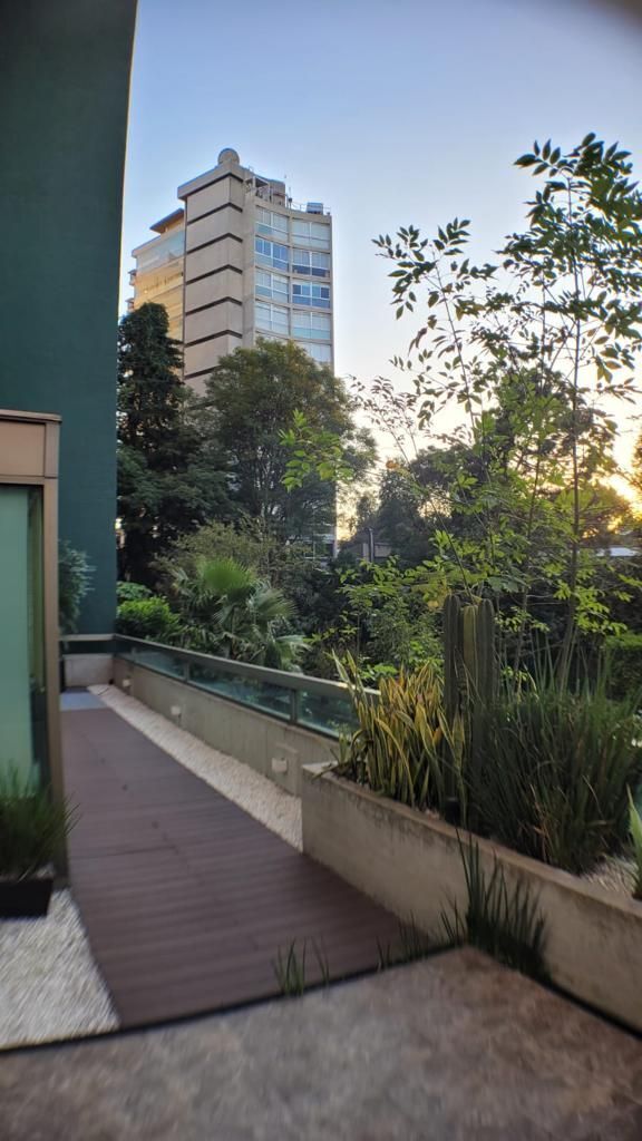 RENTO DEPARTAMENTO AMUEBLADO CON TERRAZA EN LAS LOMAS
