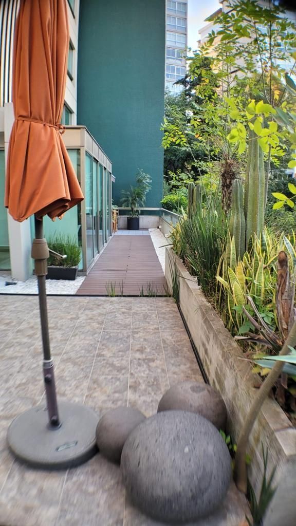 RENTO DEPARTAMENTO AMUEBLADO CON TERRAZA EN LAS LOMAS