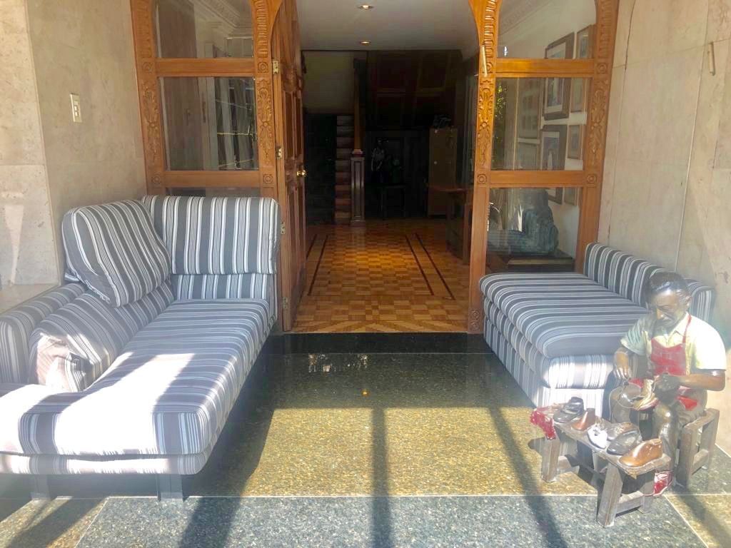 VENDO CASA EN LOMAS HIPODROMO CON VIGILANCIA