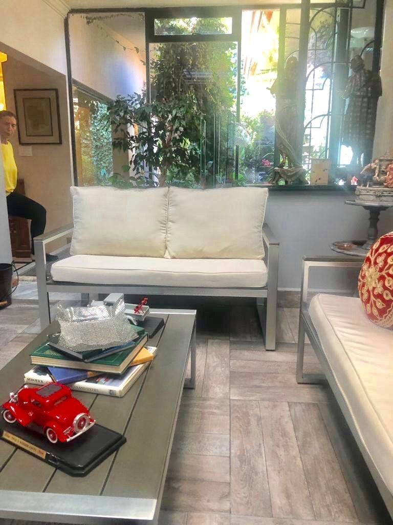 VENDO CASA EN LOMAS HIPODROMO CON VIGILANCIA