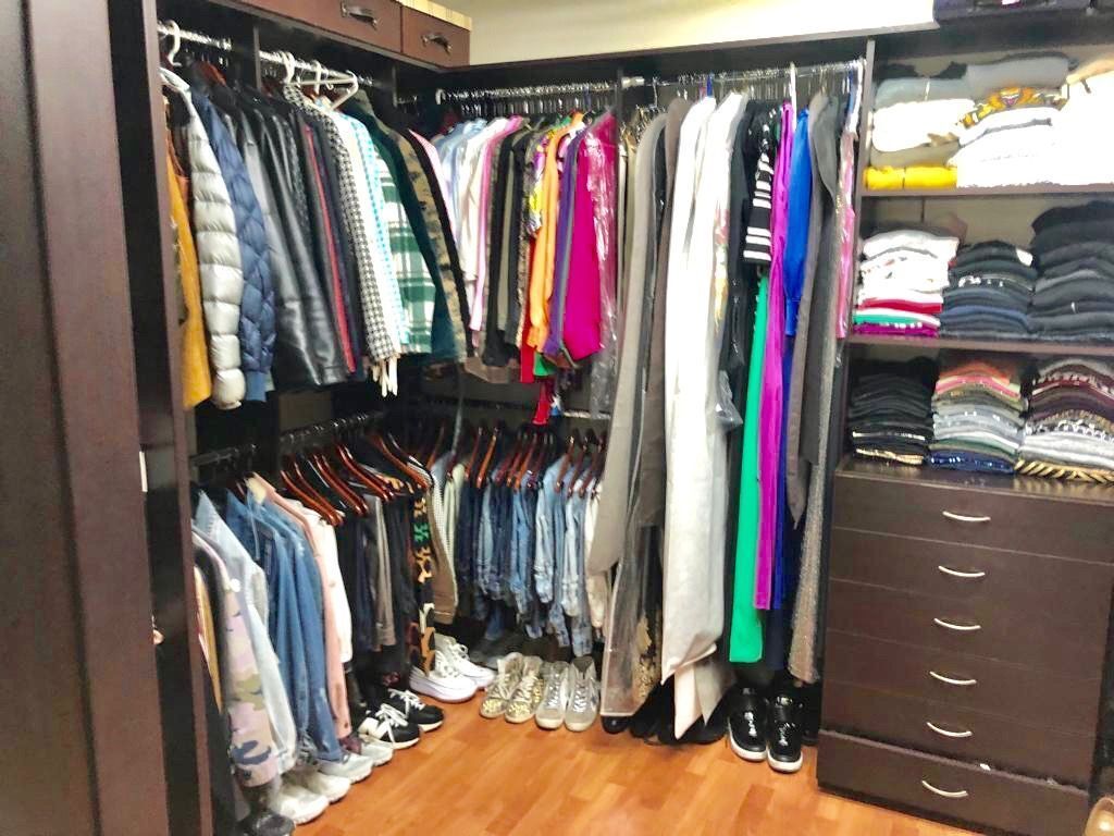 VENDO DEPARTAMENTO REMODELADO EN BOSQUES PISO BAJO