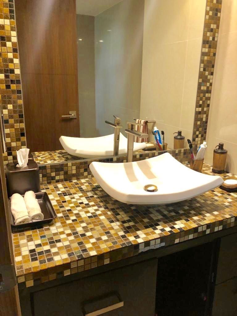 VENDO DEPARTAMENTO REMODELADO EN BOSQUES PISO BAJO