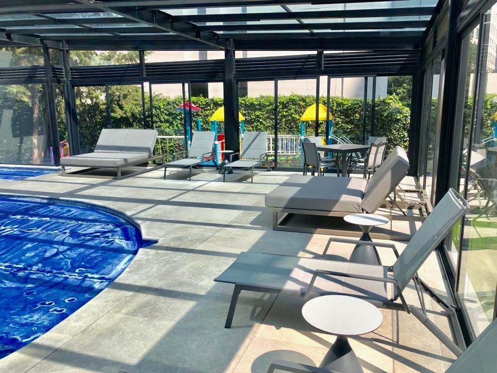 VENDO DEPARTAMENTO REMODELADO EN BOSQUES PISO BAJO