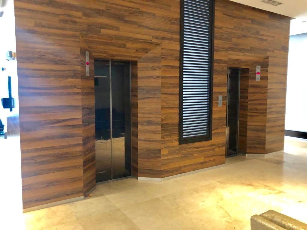 VENDO DEPARTAMENTO REMODELADO EN BOSQUES PISO BAJO