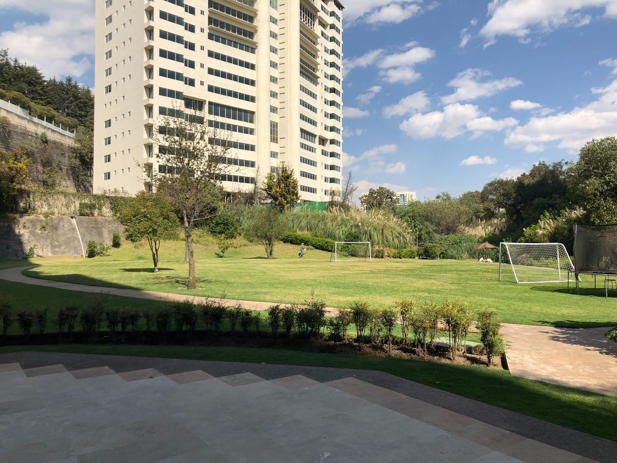 VENDO DEPARTAMENTO EN COUNTRY CLUB CON 4 RECAMARAS Y TERRAZA EN INTERLOMAS