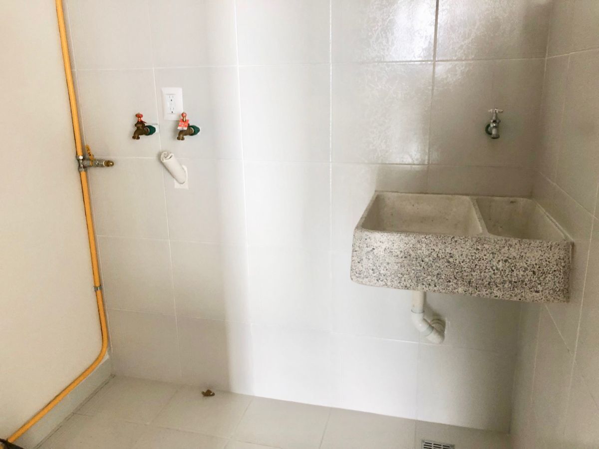 VENDO DEPARTAMENTO DE 3 RECAMARAS EN COSMOCRAT INTERLOMAS