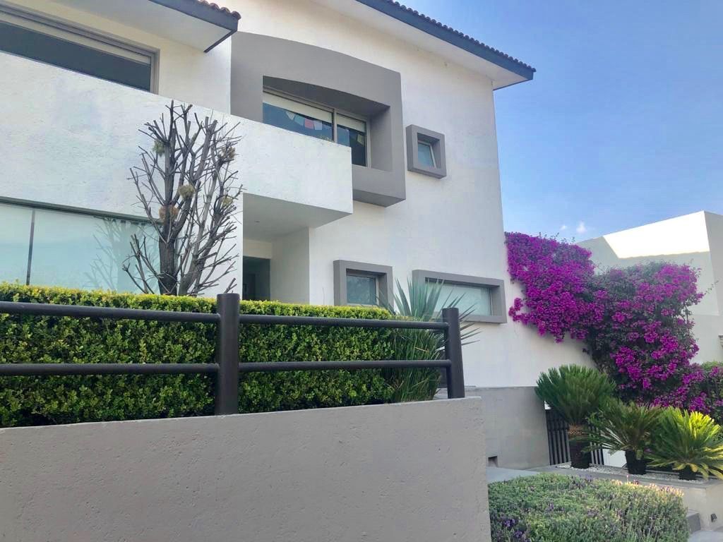 VENDO CASA EN HACIENDA SANTA FE LA LOMA
