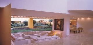 VENDO CASA DEL ARQ. ARAGONES EN BOSQUES